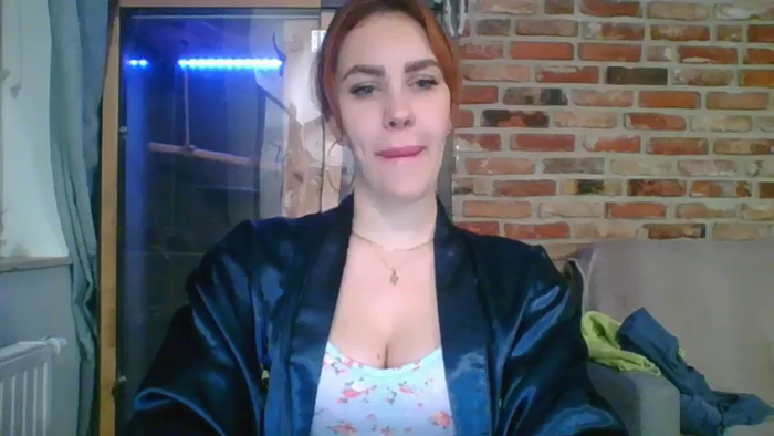 ZoeRedHot