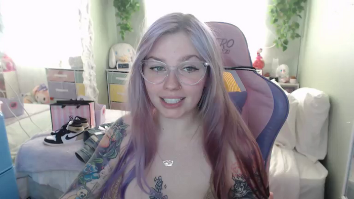 Angelina_Glass