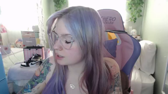 Angelina_Glass