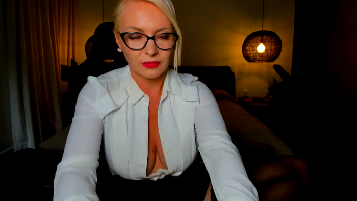 MsLindsayDevis