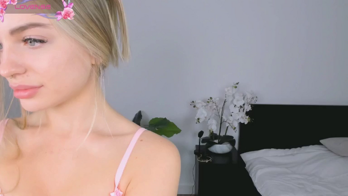 Nicole_youthfull18