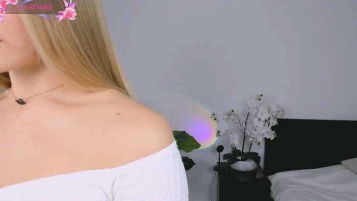 Nicole_youthfull18