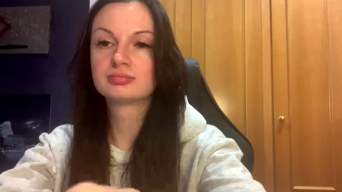 GloriaM