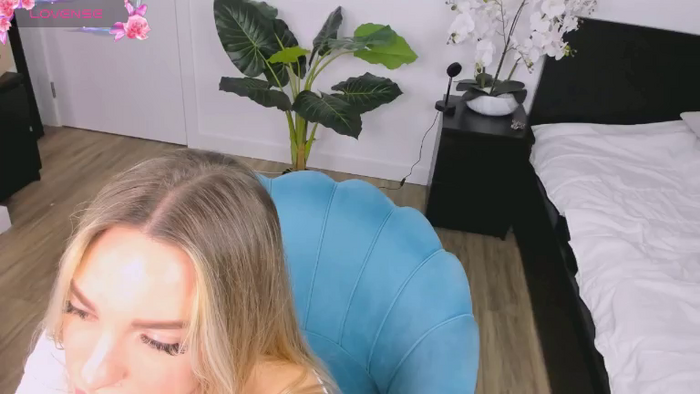 Nicole_youthfull18