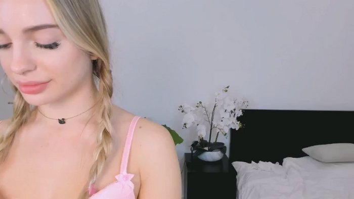 Nicole_youthfull18