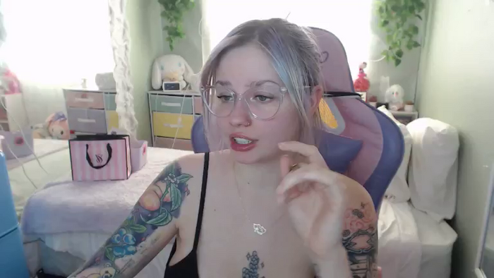 Angelina_Glass