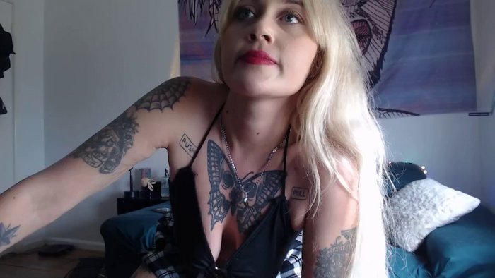 Violet_Devine