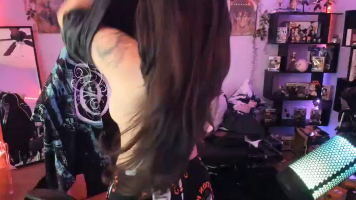 Alyx_Singer