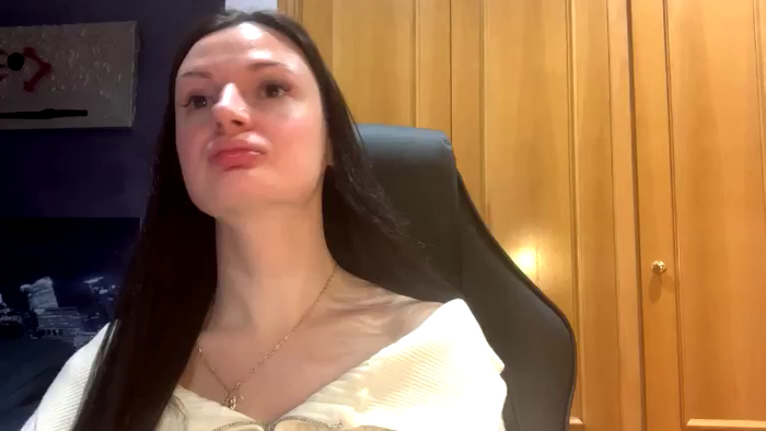 GloriaM