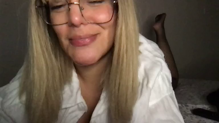 MistressLouUK