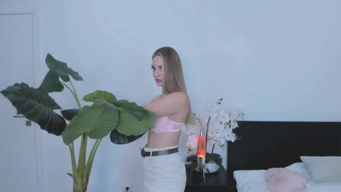 Nicole_youthfull18