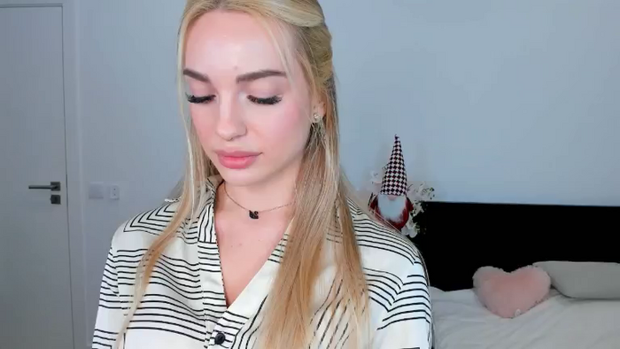 Nicole_youthfull18