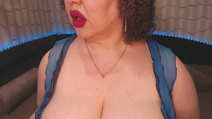 CurvyKatty40DD