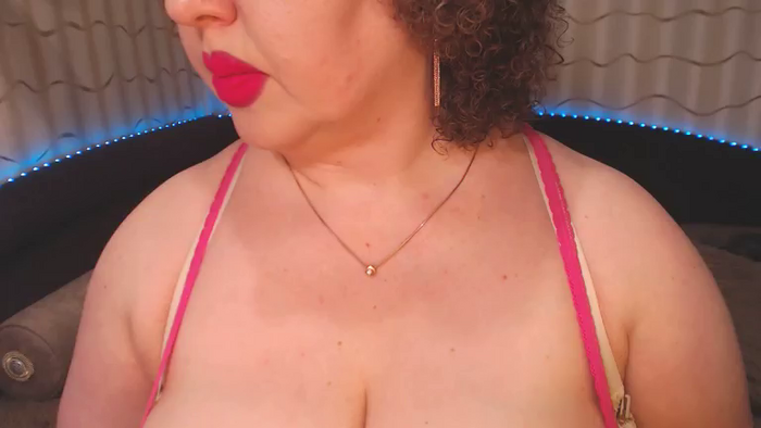 CurvyKatty40DD
