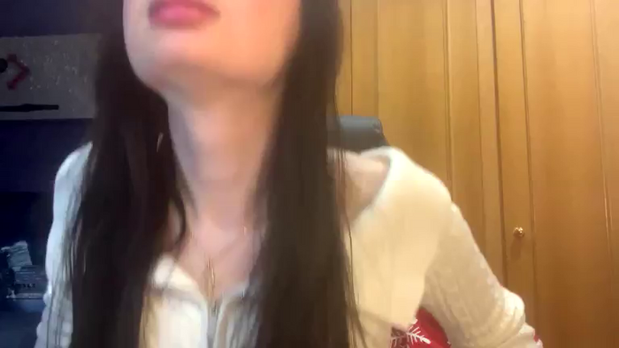 GloriaM
