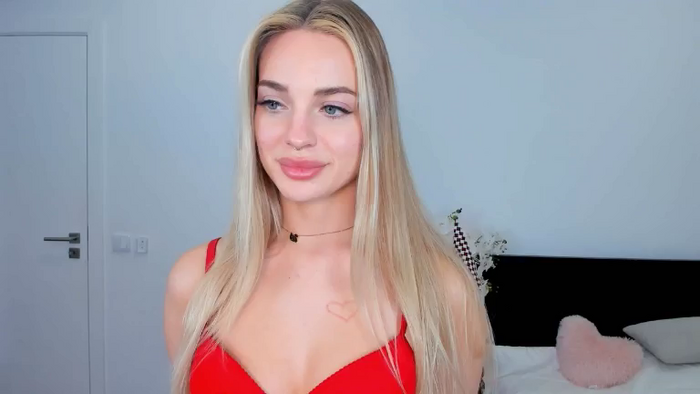 Nicole_youthfull18