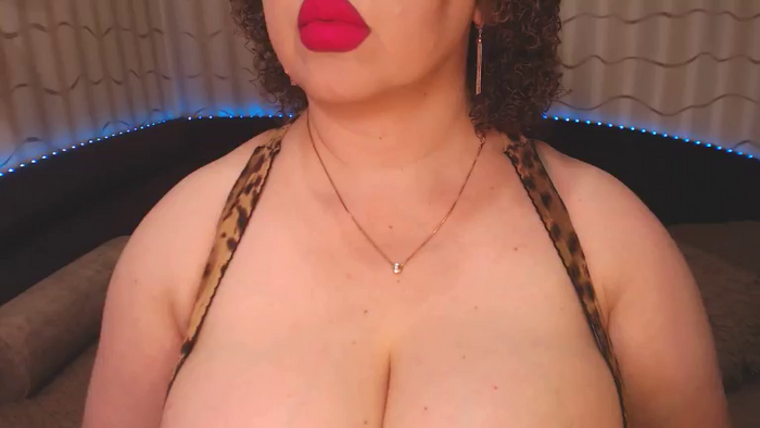 CurvyKatty40DD