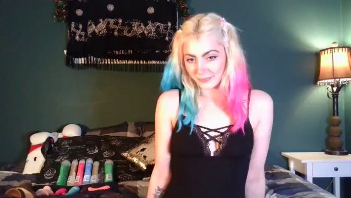 AlexMarieXOXO