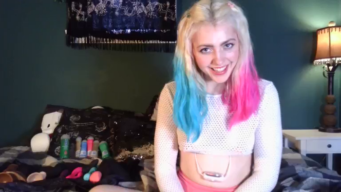 AlexMarieXOXO