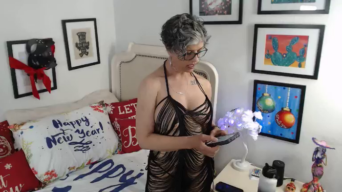 IzzyOnCam