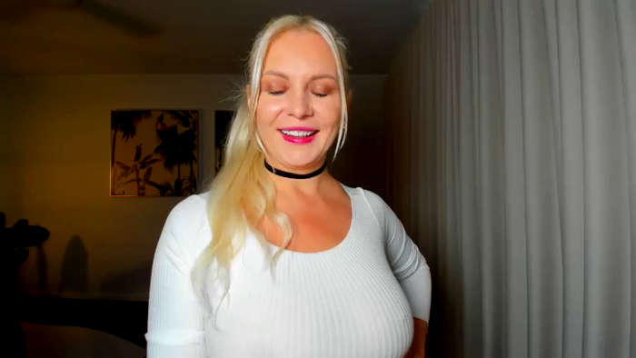 MsLindsayDevis