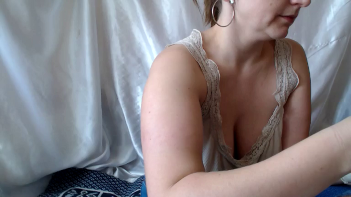 BettyGirlKiss