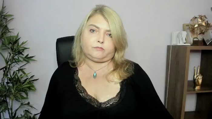 ElodiePLAYGIRL