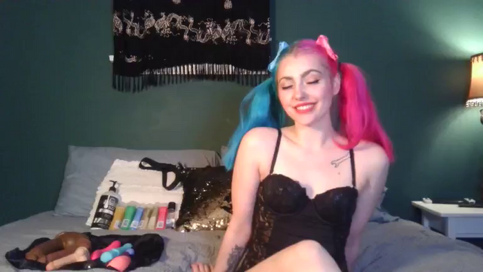 AlexMarieXOXO