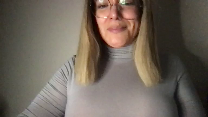 MistressLouUK