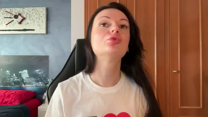 GloriaM