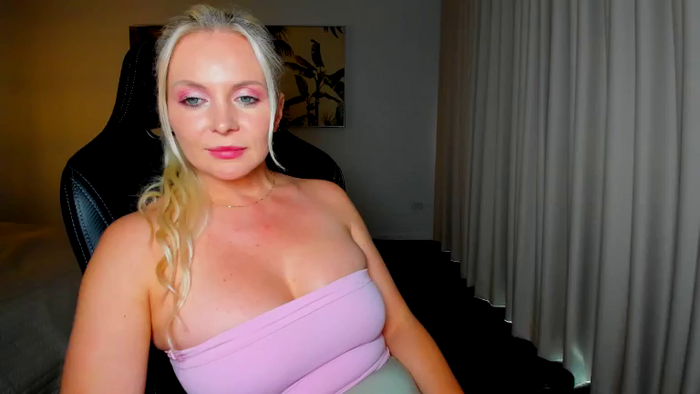 MsLindsayDevis