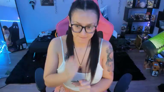 Alyx_Singer