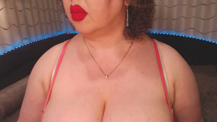 CurvyKatty40DD