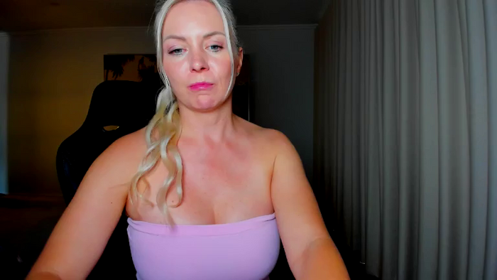 MsLindsayDevis