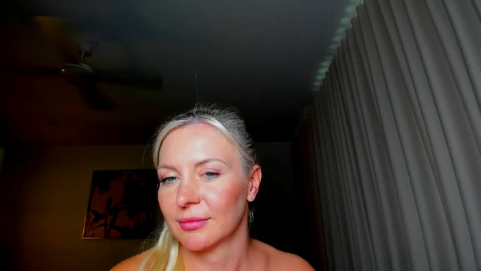 MsLindsayDevis