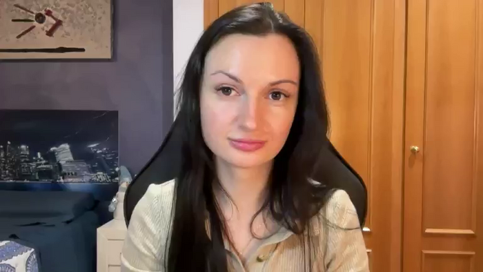 GloriaM