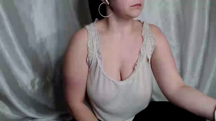 BettyGirlKiss