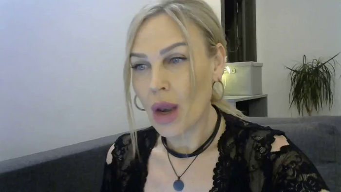 Evie_Paige