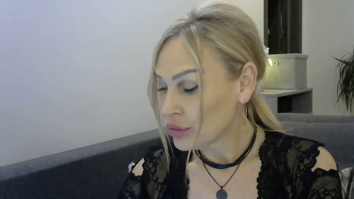 Evie_Paige