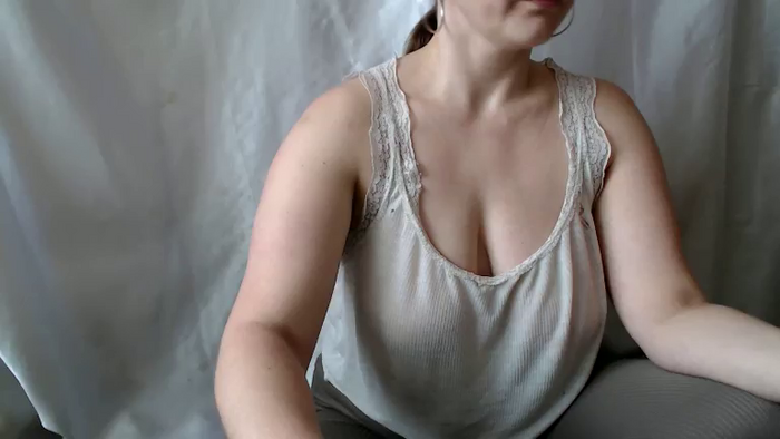 BettyGirlKiss