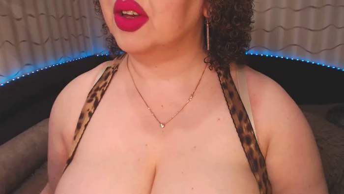 CurvyKatty40DD