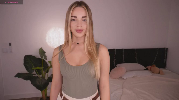 Nicole_youthfull18