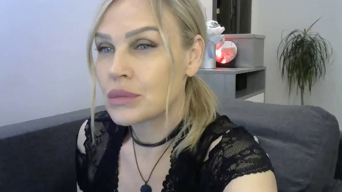 Evie_Paige