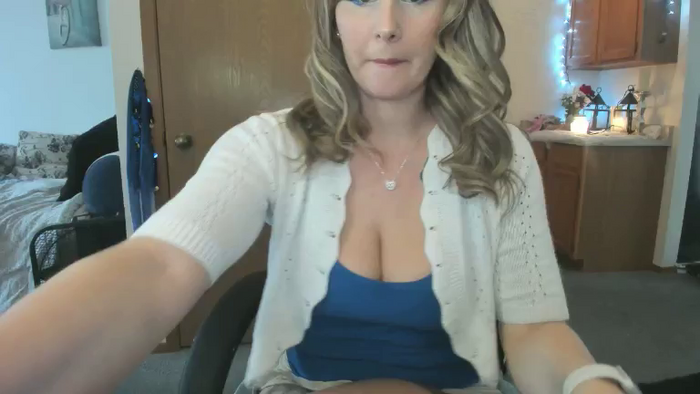 Hottyhousewife18