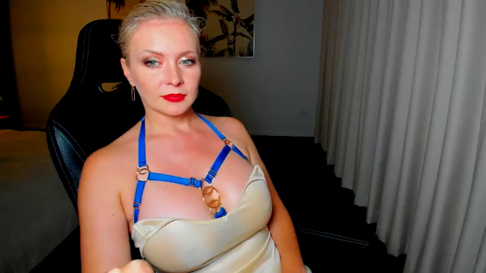 MsLindsayDevis