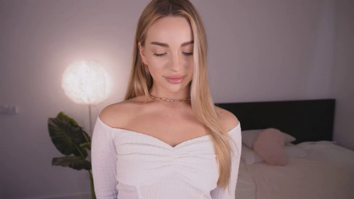 Nicole_youthfull18