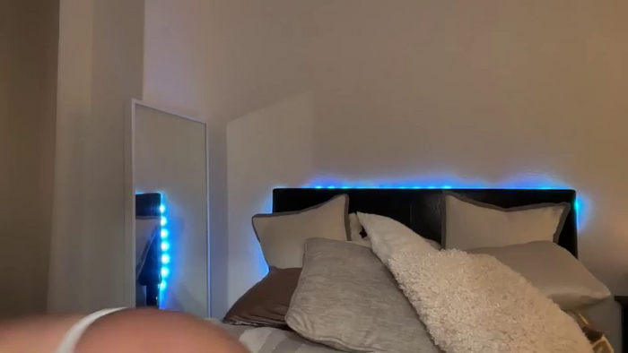 Cometaura77