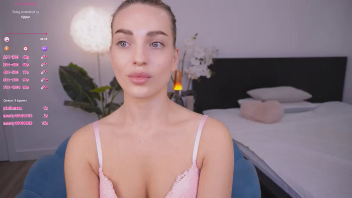 Nicole_youthfull18