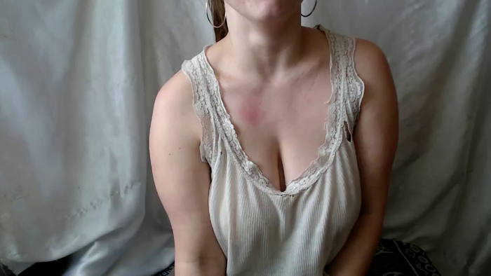 BettyGirlKiss