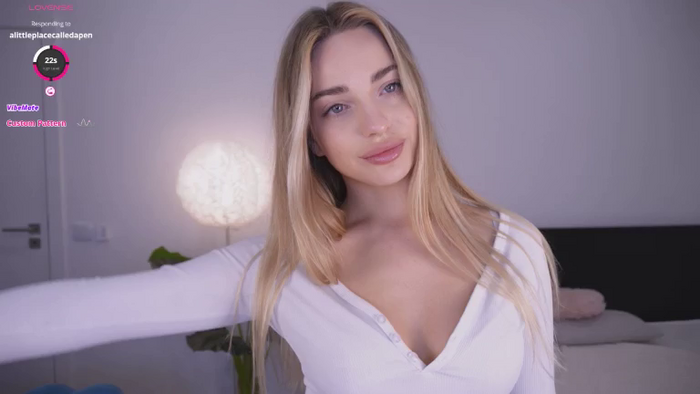 Nicole_youthfull18